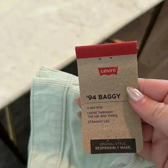 NWT LEVIS ‘94 BAGGY MEADOW MIST CORDUROY PANTS - Picture 3 of 4